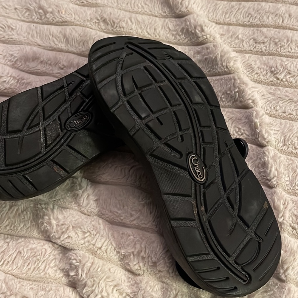 Chacos! - Picture 2 of 3